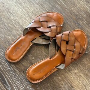 Rock & Candy Brown Woven Slide Sandals Women’s Size 9